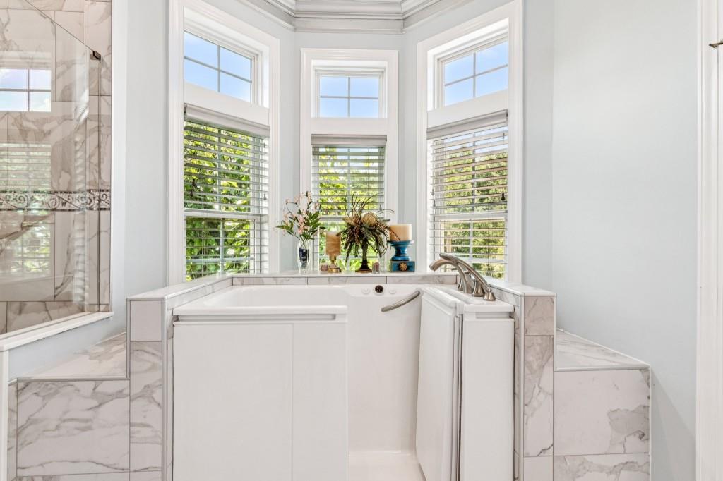 Canton, Georgia, 30115, United States, 5 Bedrooms Bedrooms, ,6 BathroomsBathrooms,Residential,Active,1862827