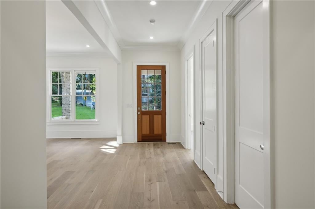 Atlanta, Georgia, 30305, United States, 6 Bedrooms Bedrooms, ,5 BathroomsBathrooms,Residential,Active,1997589