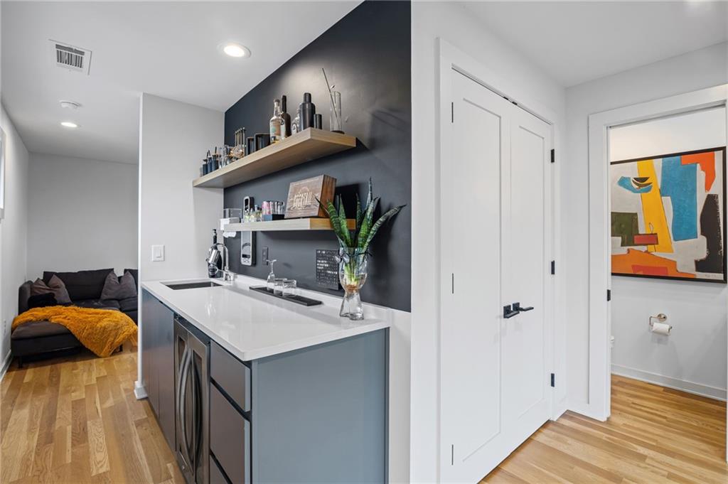 Atlanta, Georgia, 30312, United States, 3 Bedrooms Bedrooms, ,4 BathroomsBathrooms,Residential,Active,1914800