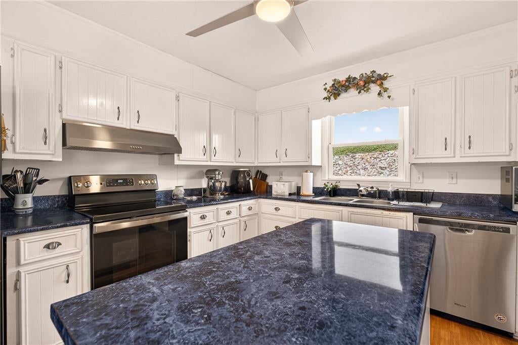 Dahlonega, Georgia, 30533, United States, 5 Bedrooms Bedrooms, ,4 BathroomsBathrooms,Residential,Active,2044539