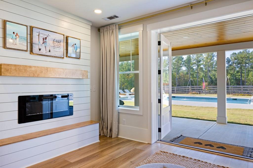 Rydal, Georgia, 30171, United States, 5 Bedrooms Bedrooms, ,5 BathroomsBathrooms,Residential,Active,1987269