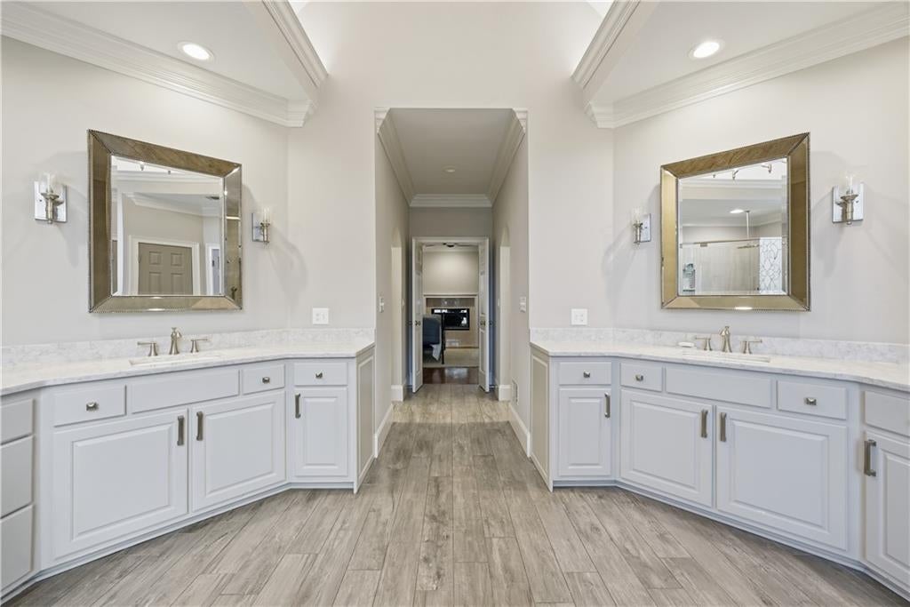 Johns Creek, Georgia, 30097, United States, 4 Bedrooms Bedrooms, ,5 BathroomsBathrooms,Residential,Active,2007308