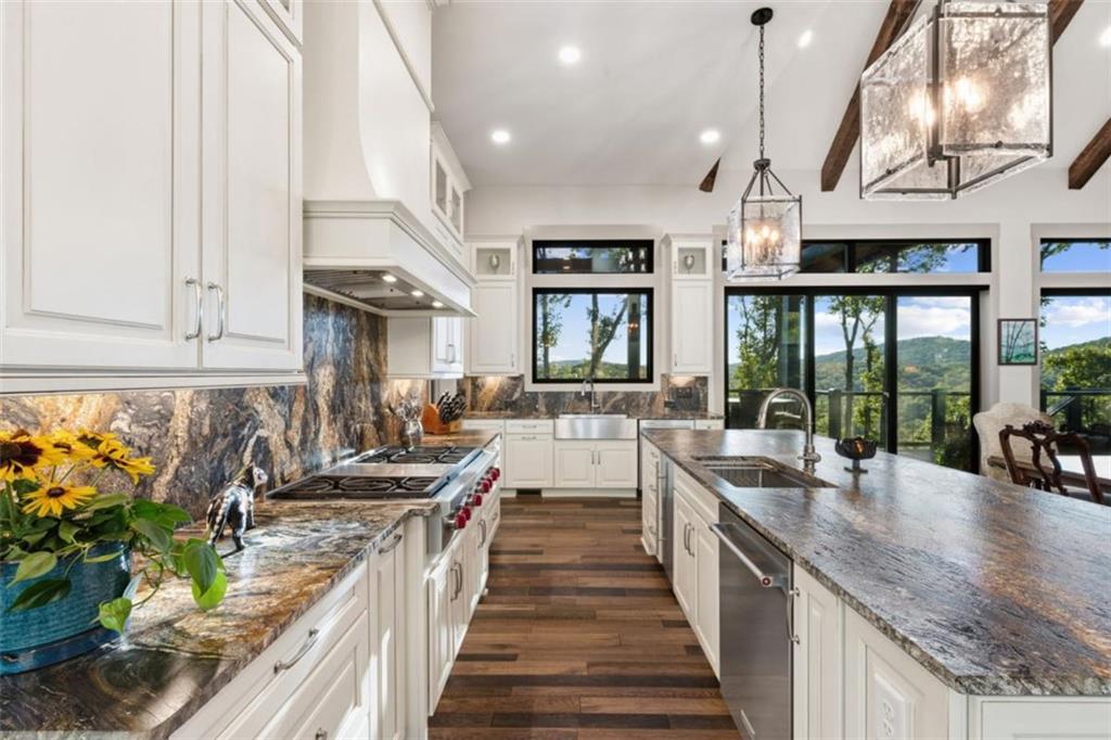 Ellijay, Georgia, 30536, United States, 3 Bedrooms Bedrooms, ,4 BathroomsBathrooms,Residential,Active,1968420