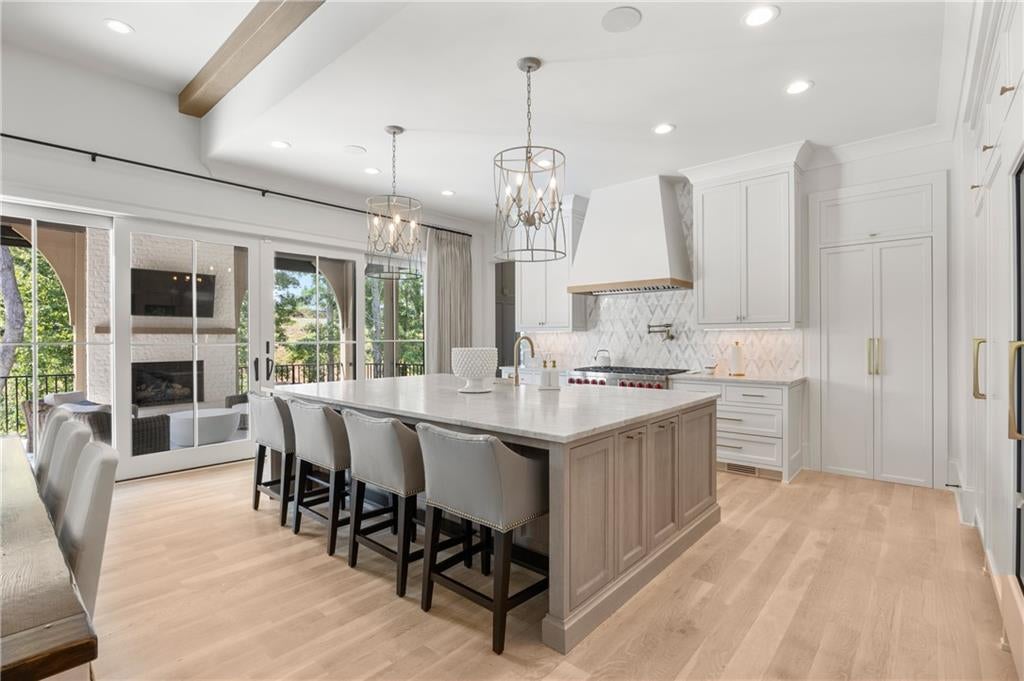 Alpharetta, Georgia, 30004, United States, 6 Bedrooms Bedrooms, ,8 BathroomsBathrooms,Residential,Active,1929413