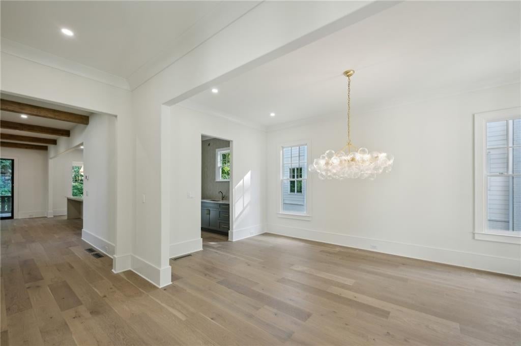 Atlanta, Georgia, 30305, United States, 6 Bedrooms Bedrooms, ,5 BathroomsBathrooms,Residential,Active,1997589