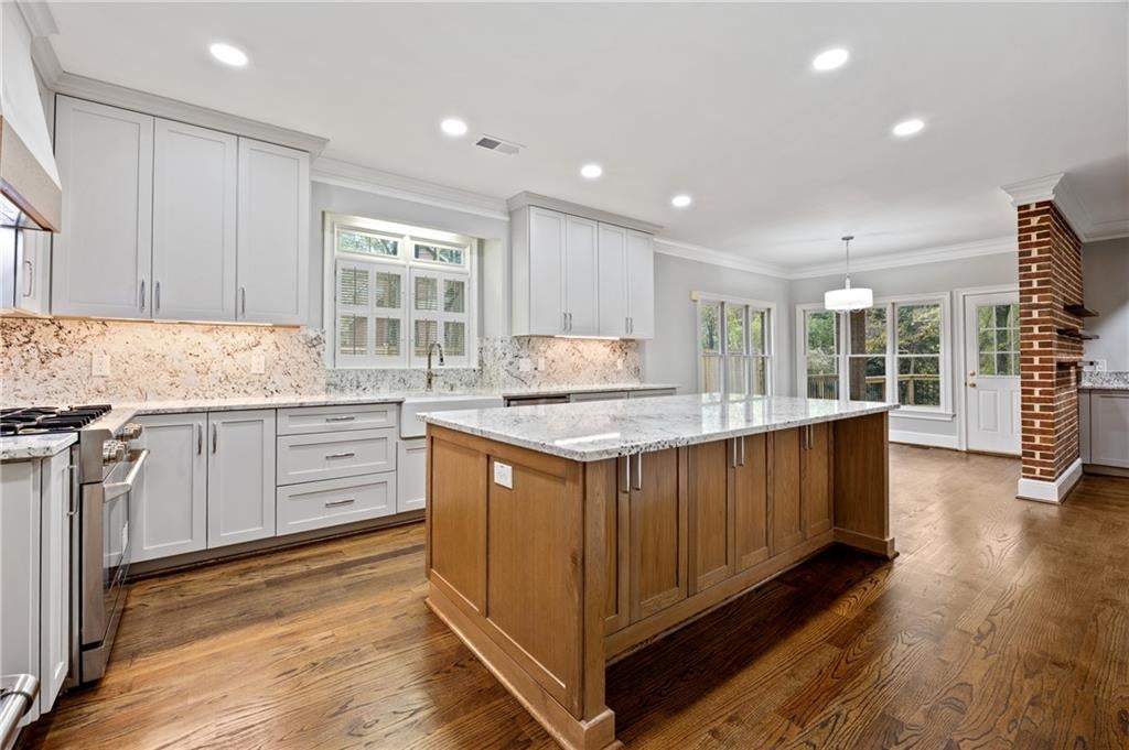 Johns Creek, Georgia, 30097, United States, 6 Bedrooms Bedrooms, ,6 BathroomsBathrooms,Residential,Active,1973298