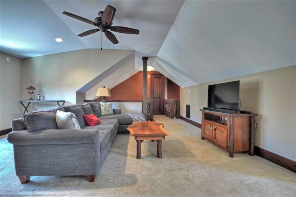 Ellijay, Georgia, 30536, United States, 5 Bedrooms Bedrooms, ,6 BathroomsBathrooms,Residential,Active,1954428