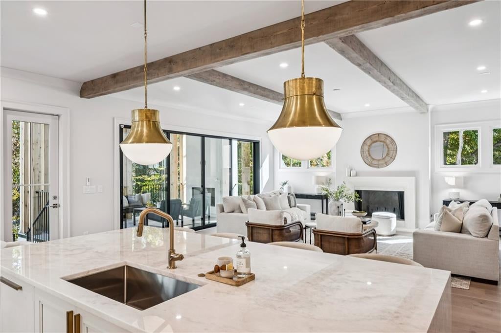 Atlanta, Georgia, 30306, United States, 6 Bedrooms Bedrooms, ,7 BathroomsBathrooms,Residential,Active,2007917