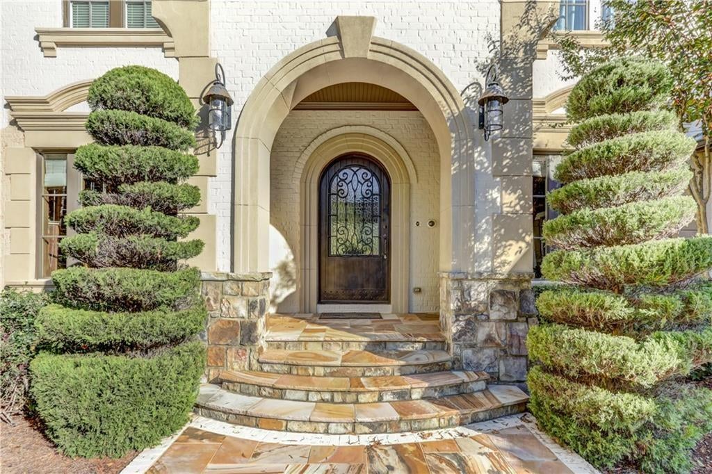 Atlanta, Georgia, 30339, United States, 5 Bedrooms Bedrooms, ,7 BathroomsBathrooms,Residential,Active,1936121