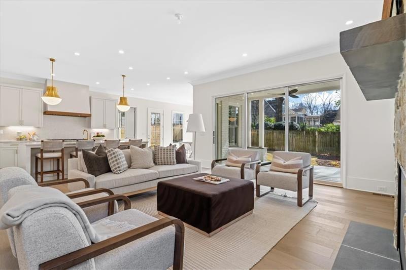 Atlanta, Georgia, 30309, United States, 4 Bedrooms Bedrooms, ,5 BathroomsBathrooms,Residential,Active,1997549