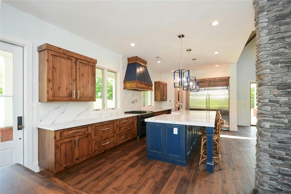 Waleska, Georgia, 30183, United States, ,5 BathroomsBathrooms,Residential,Active,1704235