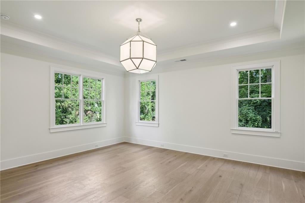 Atlanta, Georgia, 30305, United States, 6 Bedrooms Bedrooms, ,5 BathroomsBathrooms,Residential,Active,1997589