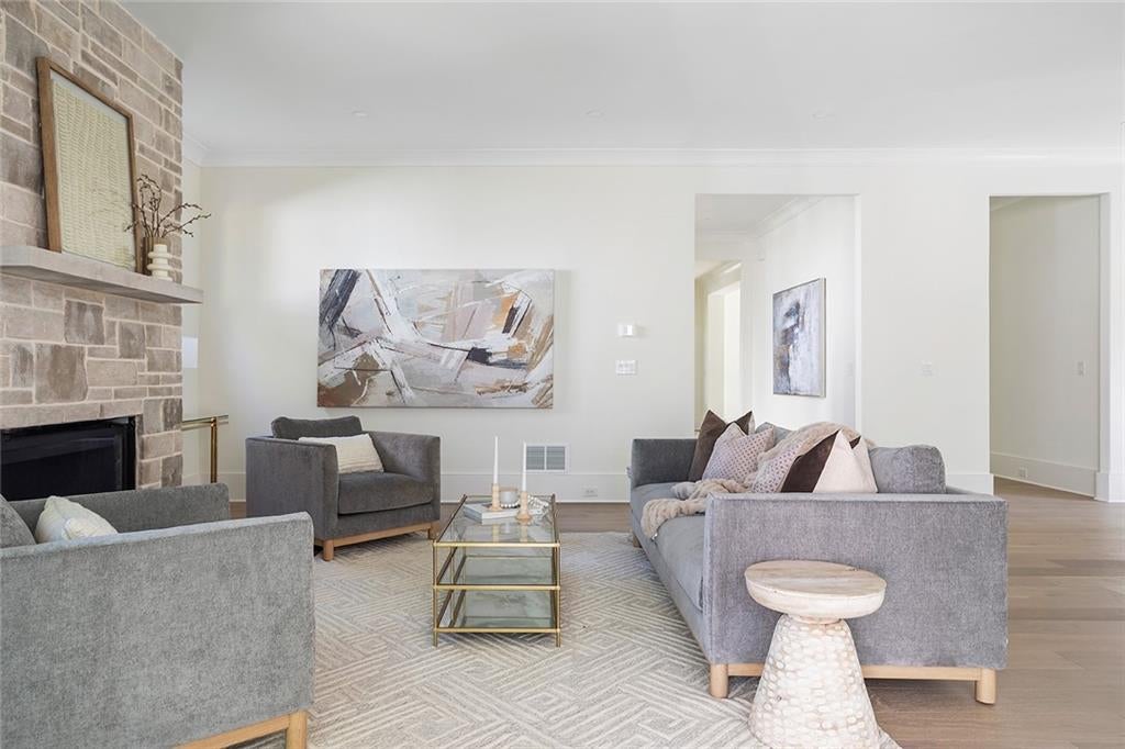 Atlanta, Georgia, 30309, United States, 4 Bedrooms Bedrooms, ,4 BathroomsBathrooms,Residential,Active,1997585