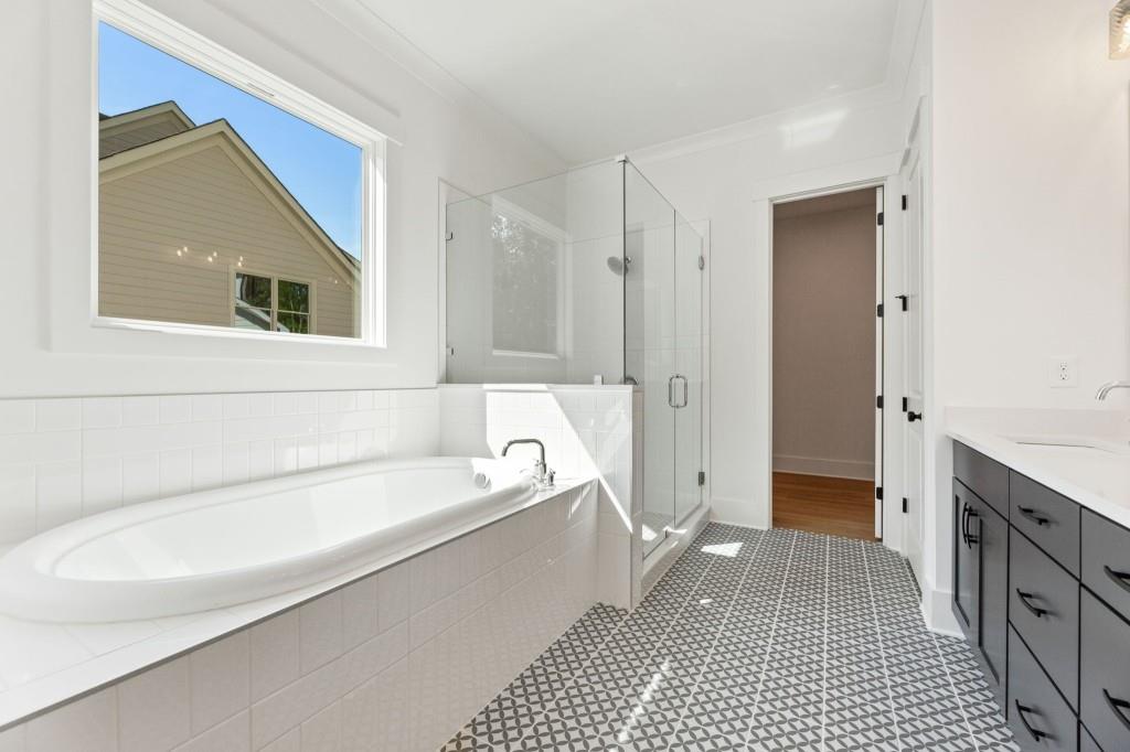 Gainesville, Georgia, 30506, United States, 4 Bedrooms Bedrooms, ,4 BathroomsBathrooms,Residential,Active,1927666