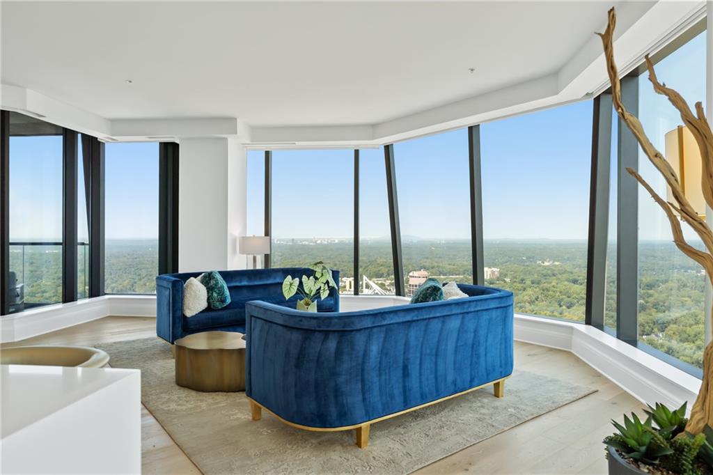 Atlanta, Georgia, 30326, United States, 2 Bedrooms Bedrooms, ,3 BathroomsBathrooms,Residential,Active,1945473