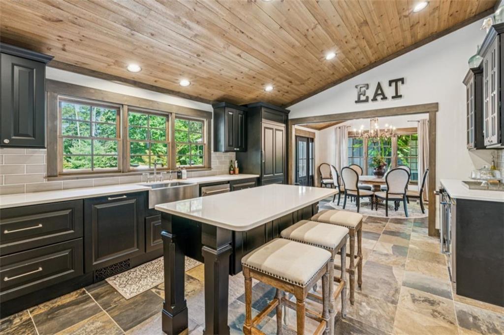 Ellijay, Georgia, 30536, United States, 3 Bedrooms Bedrooms, ,4 BathroomsBathrooms,Residential,Active,1929428