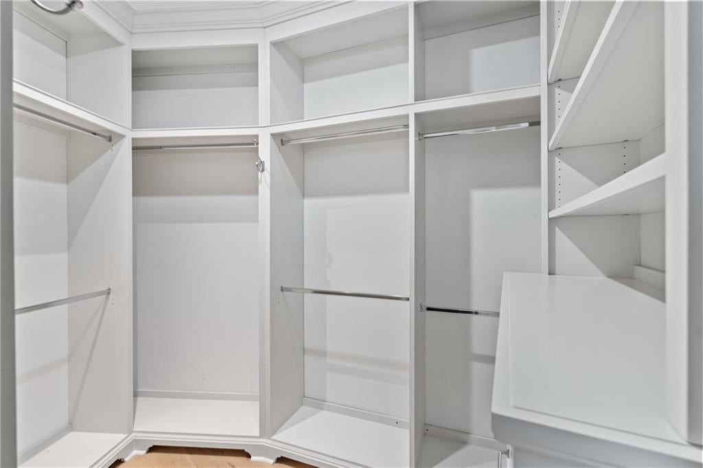 Atlanta, Georgia, 30326, United States, 2 Bedrooms Bedrooms, ,3 BathroomsBathrooms,Residential,Active,1945302