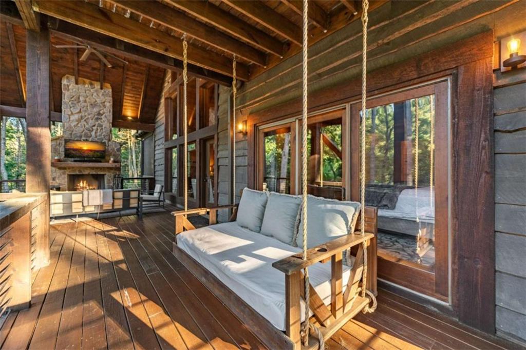 Blue Ridge, Georgia, 30513, United States, 3 Bedrooms Bedrooms, ,5 BathroomsBathrooms,Residential,Active,2007311