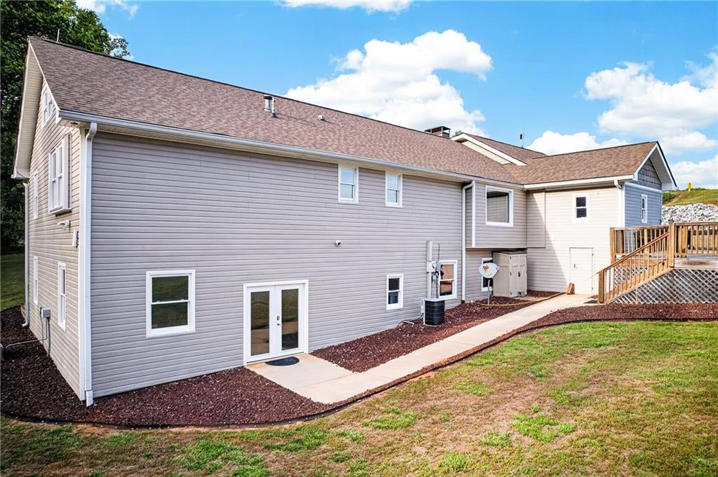 Dahlonega, Georgia, 30533, United States, 5 Bedrooms Bedrooms, ,4 BathroomsBathrooms,Residential,Active,2044539