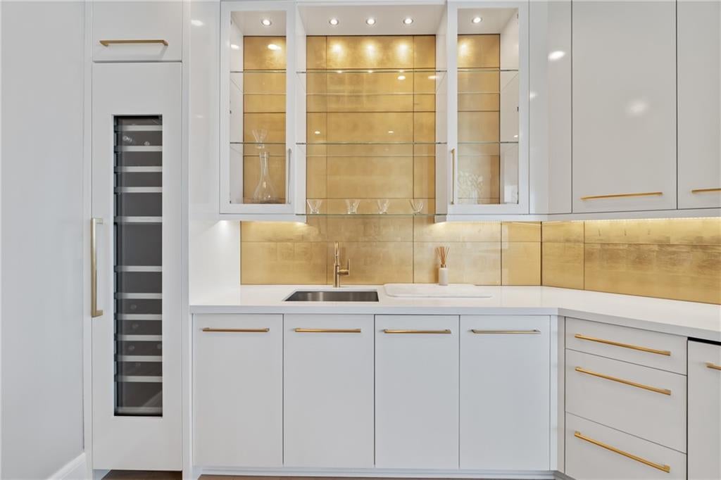 Atlanta, Georgia, 30326, United States, 2 Bedrooms Bedrooms, ,3 BathroomsBathrooms,Residential,Active,2014154