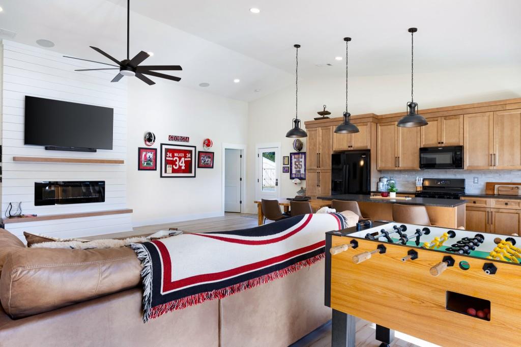 Rydal, Georgia, 30171, United States, 5 Bedrooms Bedrooms, ,5 BathroomsBathrooms,Residential,Active,1987269