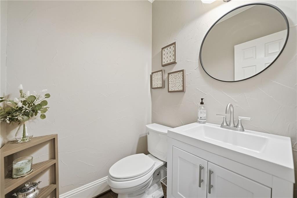 Canton, Georgia, 30114, United States, 6 Bedrooms Bedrooms, ,5 BathroomsBathrooms,Residential,Active,1972202