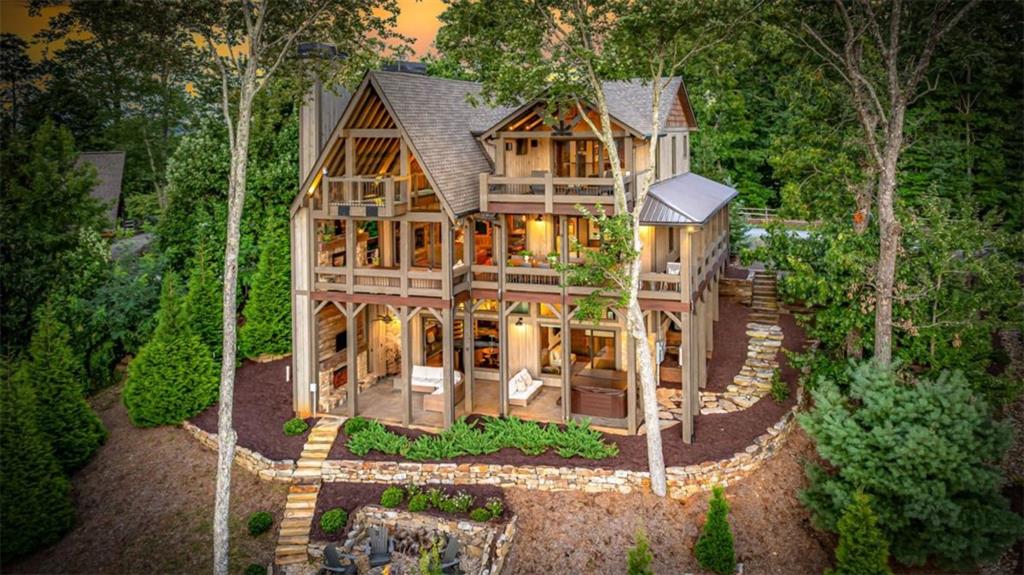 Blue Ridge, Georgia, 30513, United States, 4 Bedrooms Bedrooms, ,4 BathroomsBathrooms,Residential,Active,1908165