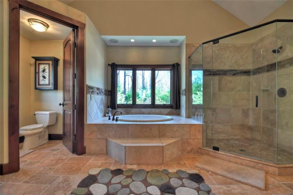 Ellijay, Georgia, 30536, United States, 5 Bedrooms Bedrooms, ,6 BathroomsBathrooms,Residential,Active,1954428