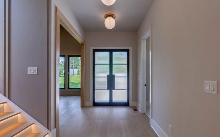 Cumming, Georgia, 30041, United States, 4 Bedrooms Bedrooms, ,5 BathroomsBathrooms,Residential,Active,1945845