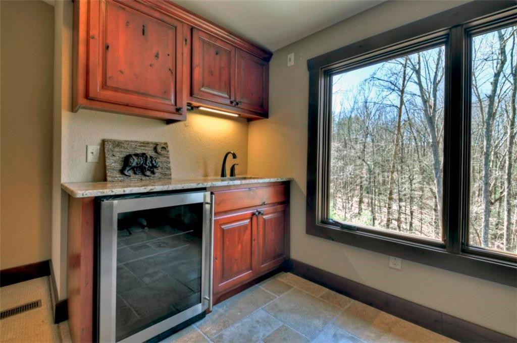 Ellijay, Georgia, 30536, United States, 5 Bedrooms Bedrooms, ,6 BathroomsBathrooms,Residential,Active,1954428