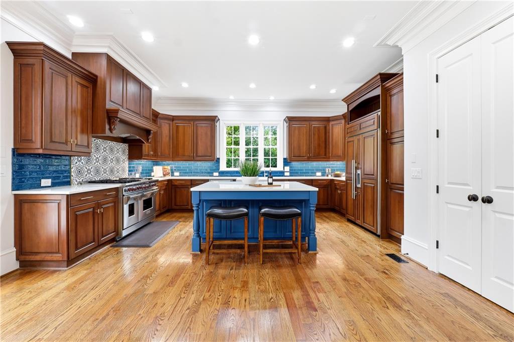 Kennesaw, Georgia, 30152, United States, 6 Bedrooms Bedrooms, ,8 BathroomsBathrooms,Residential,Active,2009407