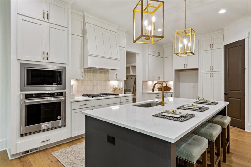 Gainesville, Georgia, 30506, United States, 5 Bedrooms Bedrooms, ,5 BathroomsBathrooms,Residential,Active,2006997