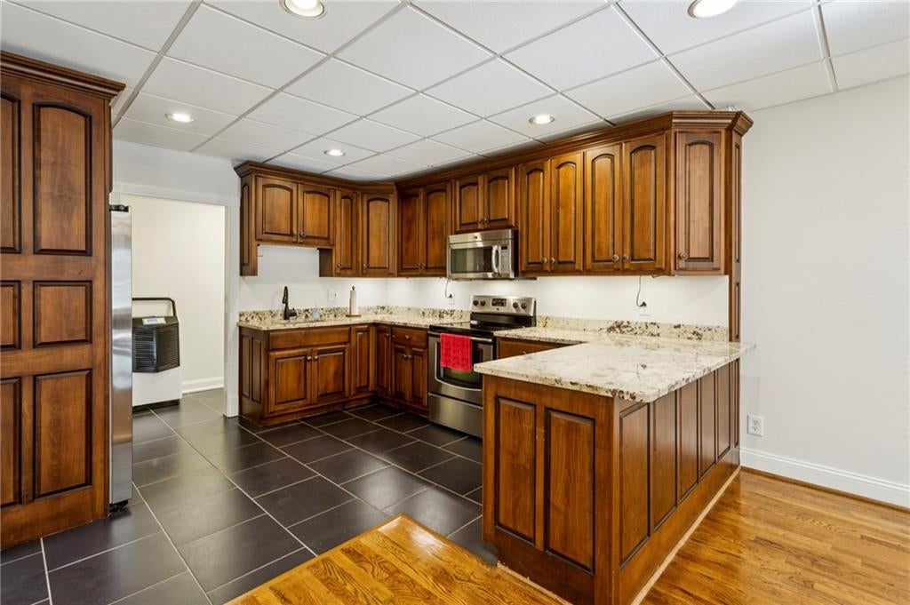 Taylorsville, Georgia, 30178, United States, 5 Bedrooms Bedrooms, ,6 BathroomsBathrooms,Residential,Active,1953004