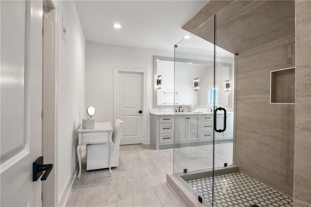 Alpharetta, Georgia, 30004, United States, 6 Bedrooms Bedrooms, ,8 BathroomsBathrooms,Residential,Active,1929413
