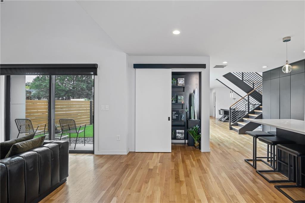 Atlanta, Georgia, 30312, United States, 3 Bedrooms Bedrooms, ,4 BathroomsBathrooms,Residential,Active,1914800