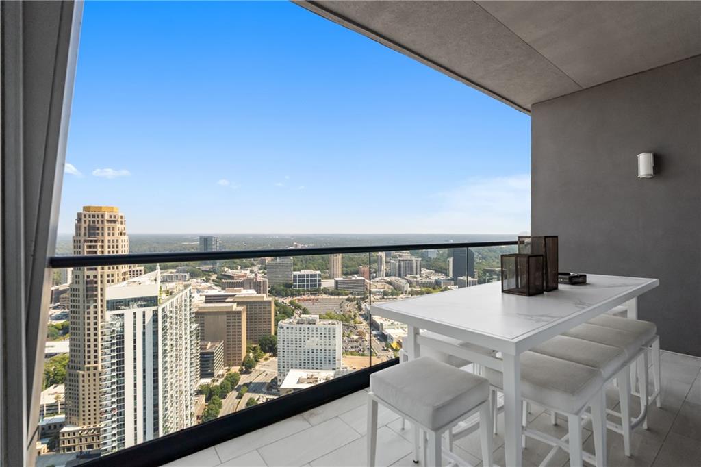 Atlanta, Georgia, 30326, United States, 2 Bedrooms Bedrooms, ,3 BathroomsBathrooms,Residential,Active,2014154