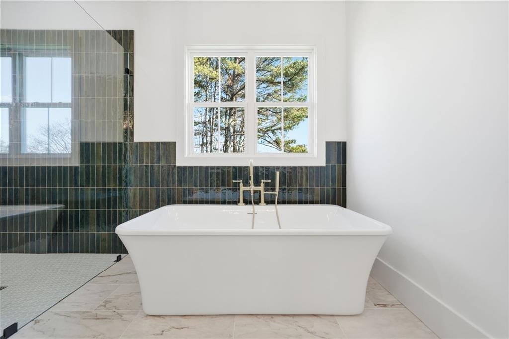 Canton, Georgia, 30115, United States, 5 Bedrooms Bedrooms, ,4 BathroomsBathrooms,Residential,Active,2001340