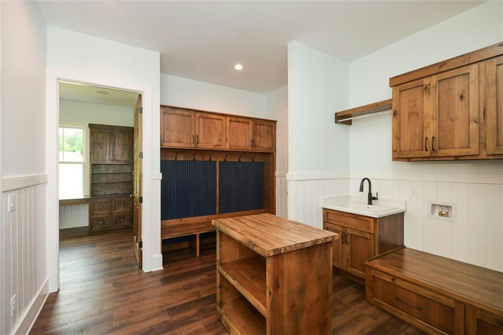 Waleska, Georgia, 30183, United States, ,5 BathroomsBathrooms,Residential,Active,1704235