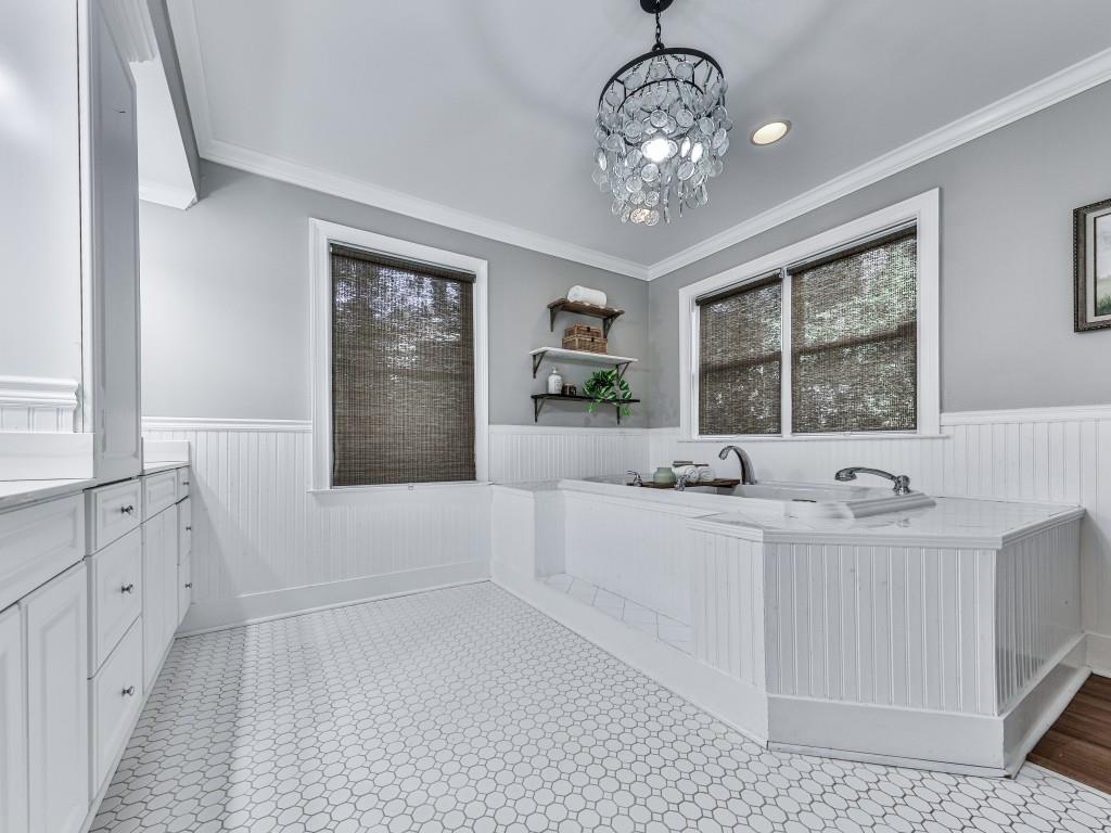 Atlanta, Georgia, 30305, United States, 5 Bedrooms Bedrooms, ,6 BathroomsBathrooms,Residential,Active,1988481