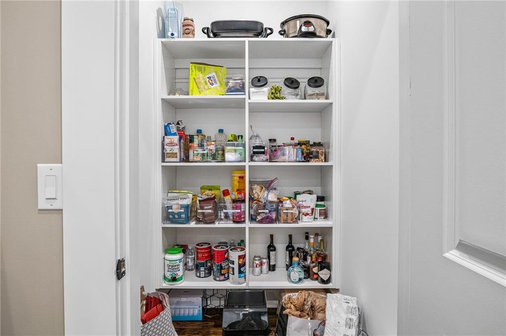 Atlanta, Georgia, 30319, United States, 3 Bedrooms Bedrooms, ,5 BathroomsBathrooms,Residential,Active,1997564