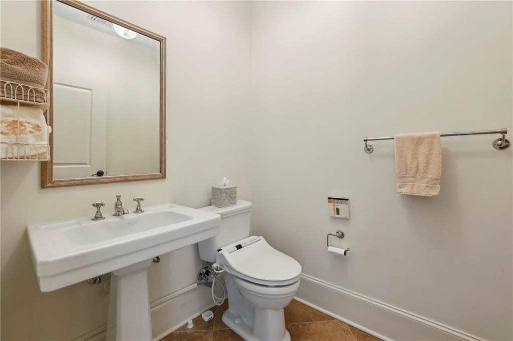 Atlanta, Georgia, 30339, United States, 2 Bedrooms Bedrooms, ,3 BathroomsBathrooms,Residential,Active,1919395