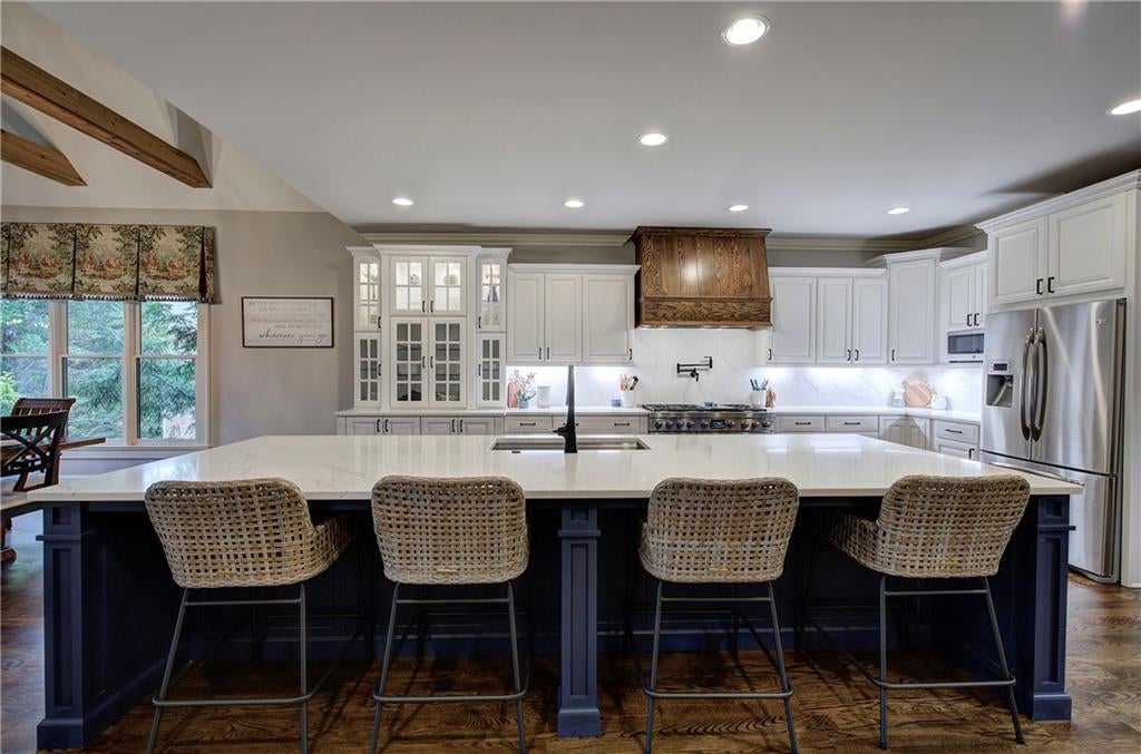 Canton, Georgia, 30114, United States, 6 Bedrooms Bedrooms, ,5 BathroomsBathrooms,Residential,Active,2009423