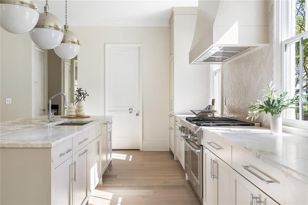 Atlanta, Georgia, 30309, United States, 4 Bedrooms Bedrooms, ,4 BathroomsBathrooms,Residential,Active,1997585