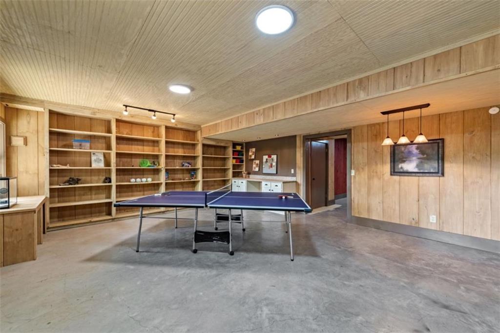 Ellijay, Georgia, 30536, United States, 4 Bedrooms Bedrooms, ,4 BathroomsBathrooms,Residential,Active,1810365