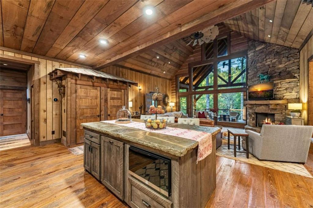 Blue Ridge, Georgia, 30513, United States, 3 Bedrooms Bedrooms, ,5 BathroomsBathrooms,Residential,Active,2007311