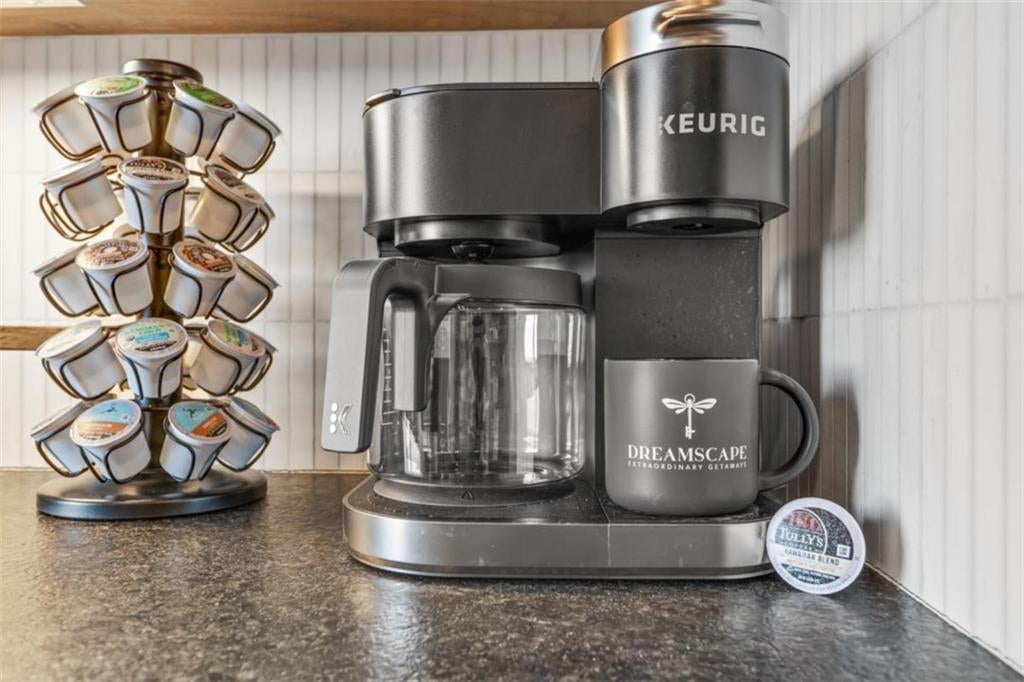 Mineral Bluff, Georgia, 30559, United States, 4 Bedrooms Bedrooms, ,4 BathroomsBathrooms,Residential,Active,2006866