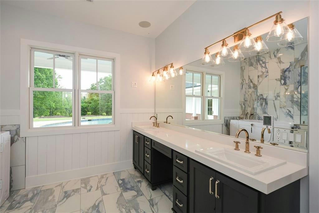 Waleska, Georgia, 30183, United States, ,5 BathroomsBathrooms,Residential,Active,1704235