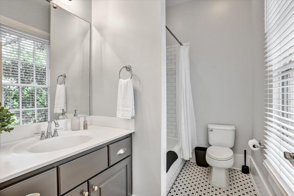 Chattahoochee Hills, Georgia, 30268, United States, 3 Bedrooms Bedrooms, ,4 BathroomsBathrooms,Residential,Active,1909871