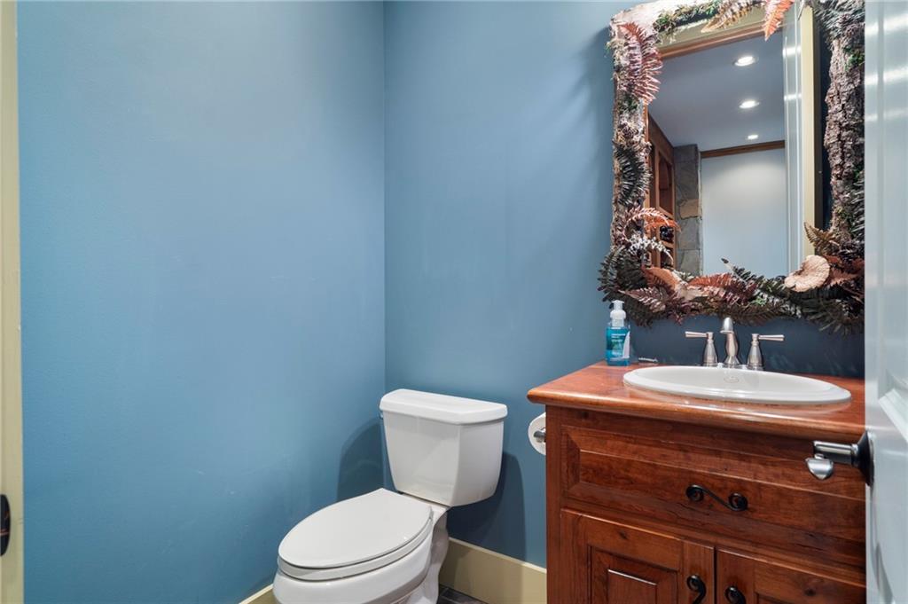 Big Canoe, Georgia, 30143, United States, 5 Bedrooms Bedrooms, ,5 BathroomsBathrooms,Residential,Active,1997553