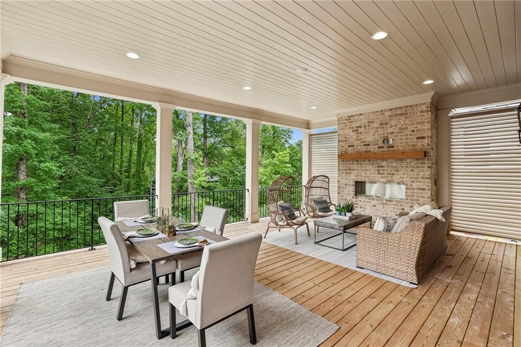 Alpharetta, Georgia, 30009, United States, 3 Bedrooms Bedrooms, ,4 BathroomsBathrooms,Residential,Active,1946317